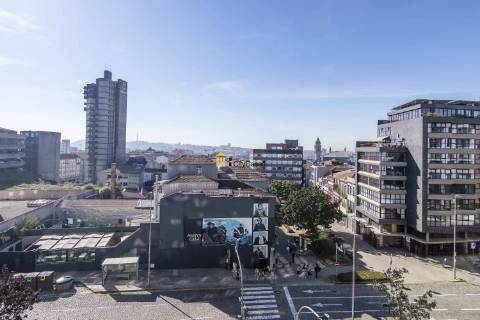 Apartamento T4 Renovado em Zona ARU do Porto