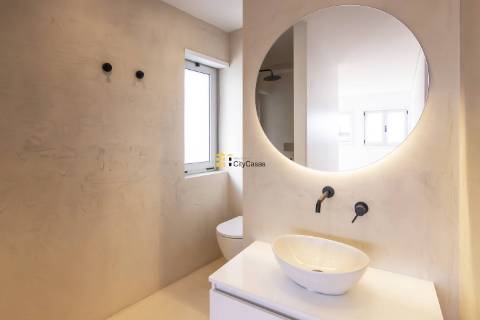 Apartamento T4 Renovado em Zona ARU do Porto