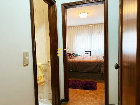 T4 c/ Garagem Fechada à Avenida da República.