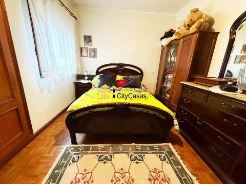 T4 c/ Garagem Fechada à Avenida da República.