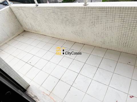 T4 c/ Garagem Fechada à Avenida da República.