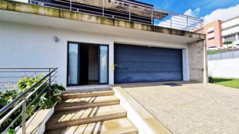 Moradia T3 em Louredo | Retoma de Banco