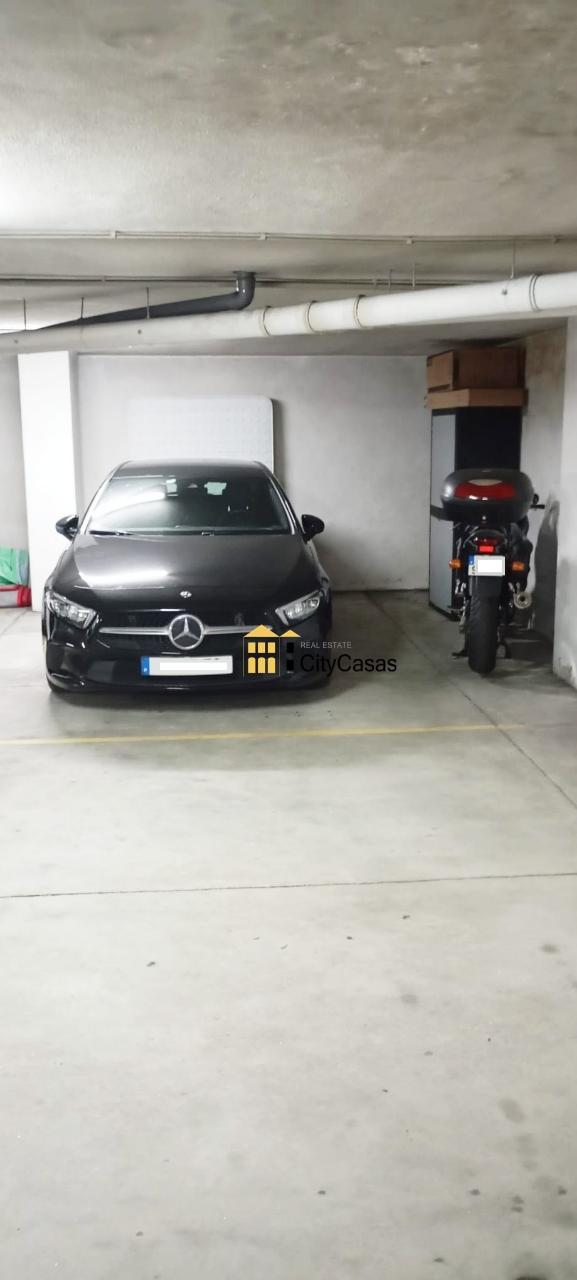 Lugar de Garagem Duplo