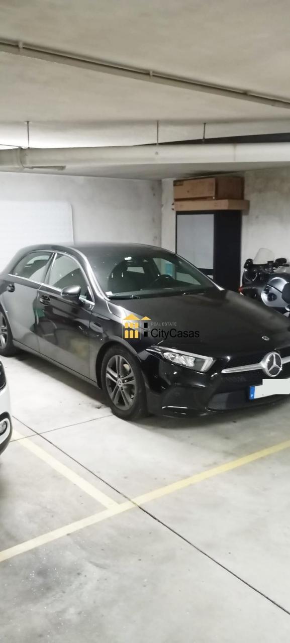 Lugar de Garagem Duplo