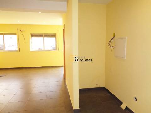 Espaço Comercial em Nogueira da Maia