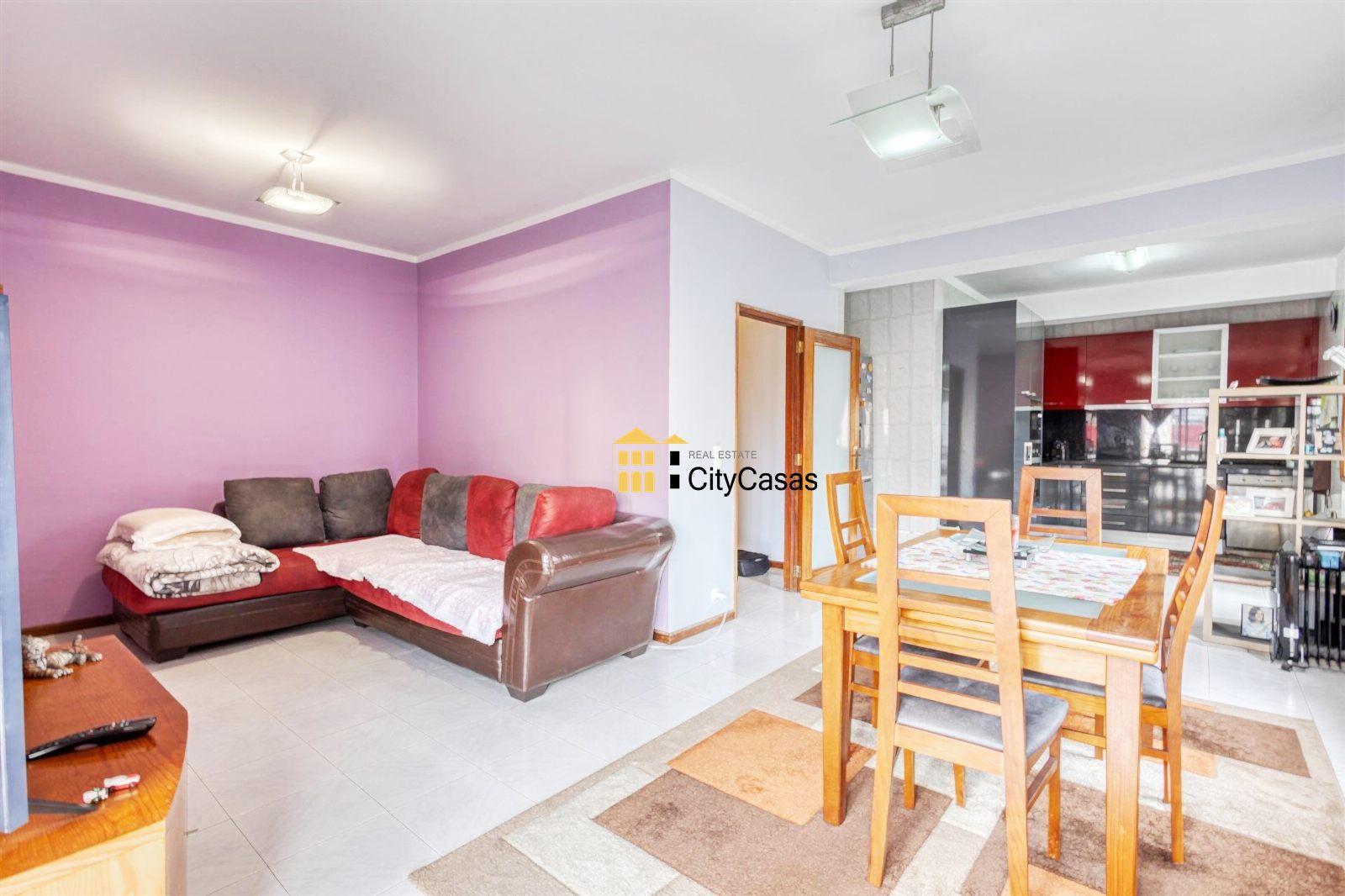 T2 Renovado c/ L. Garagem | Estação de Metro