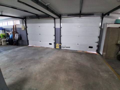 T2 Renovado c/ L. Garagem | Estação de Metro