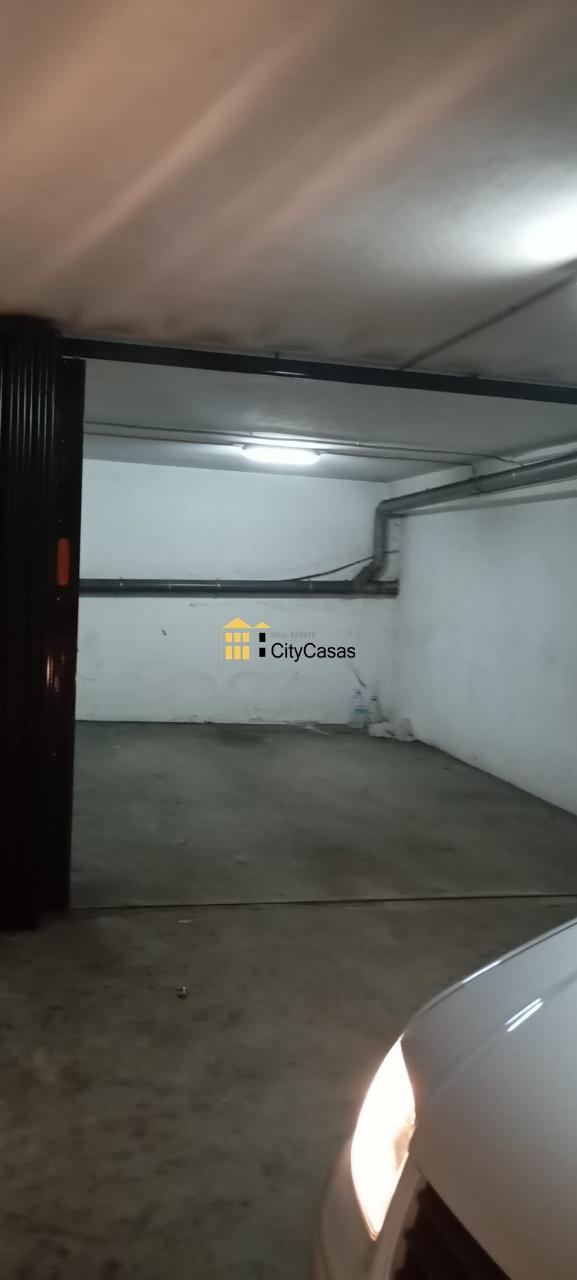 Garagem Fechada para 2 Carros | Meixomil