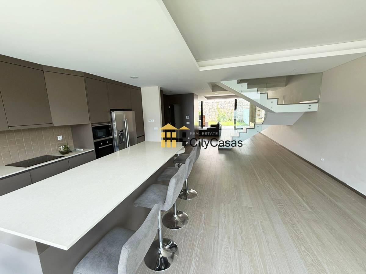 Moradia com 3 Suítes | Junto à Praia de Canidelo