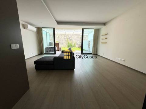 Moradia com 3 Suítes | Junto à Praia de Canidelo