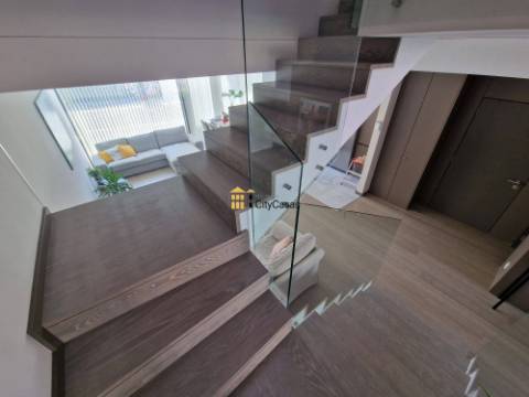 Moradia com 3 Suítes | Junto à Praia de Canidelo