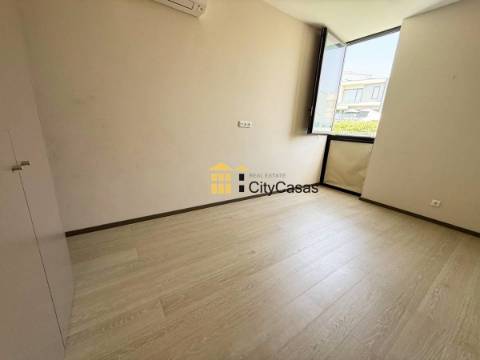 Moradia com 3 Suítes | Junto à Praia de Canidelo