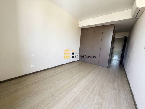 Moradia com 3 Suítes | Junto à Praia de Canidelo