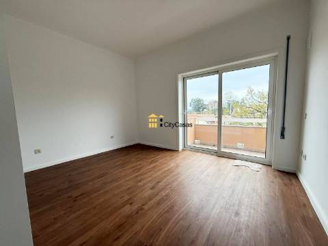 T3 Renovado c/ Garagem em Águas Santas