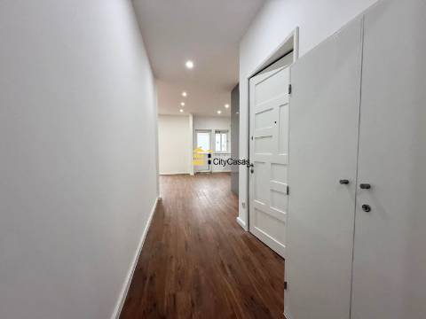 T3 Renovado c/ Garagem em Águas Santas