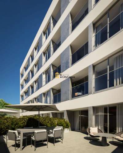 T1K com Terraço | Próximo ao Hospital São João e Pólo Universitário