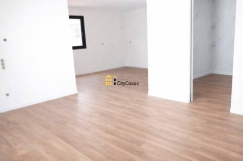 Andar Moradia T2 Renovado em Valbom