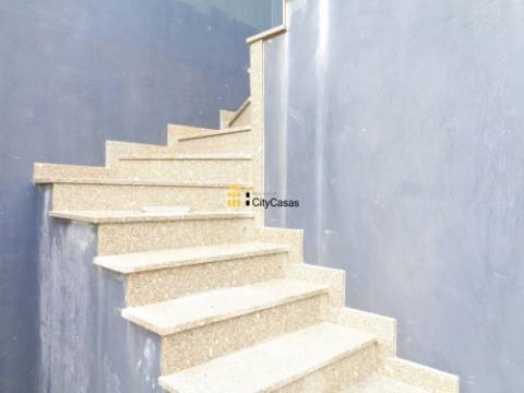 Andar Moradia T2 Renovado em Valbom