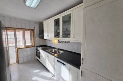 Apartamento T2 com Garagem | Canidelo