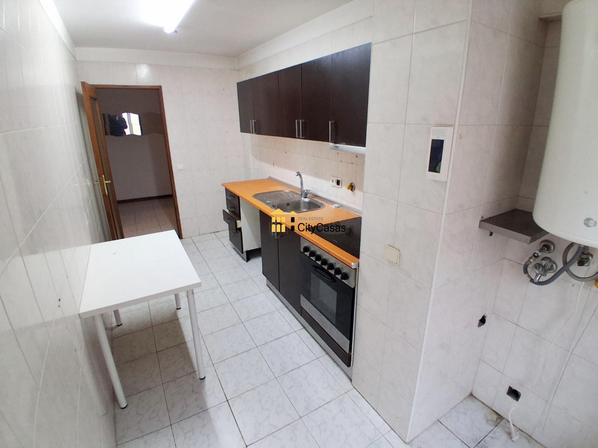 Apartamento T3 em Baguim do Monte.