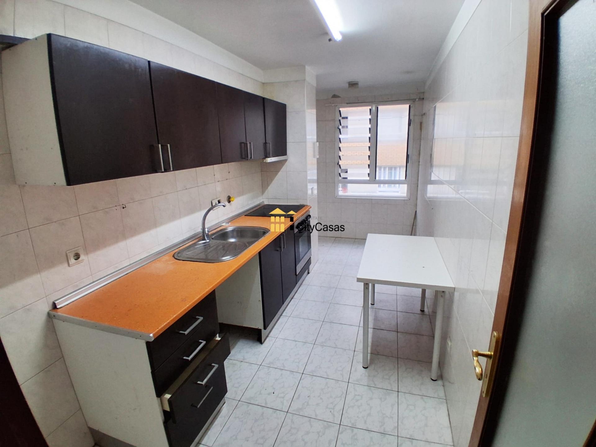 Apartamento T3 em Baguim do Monte.