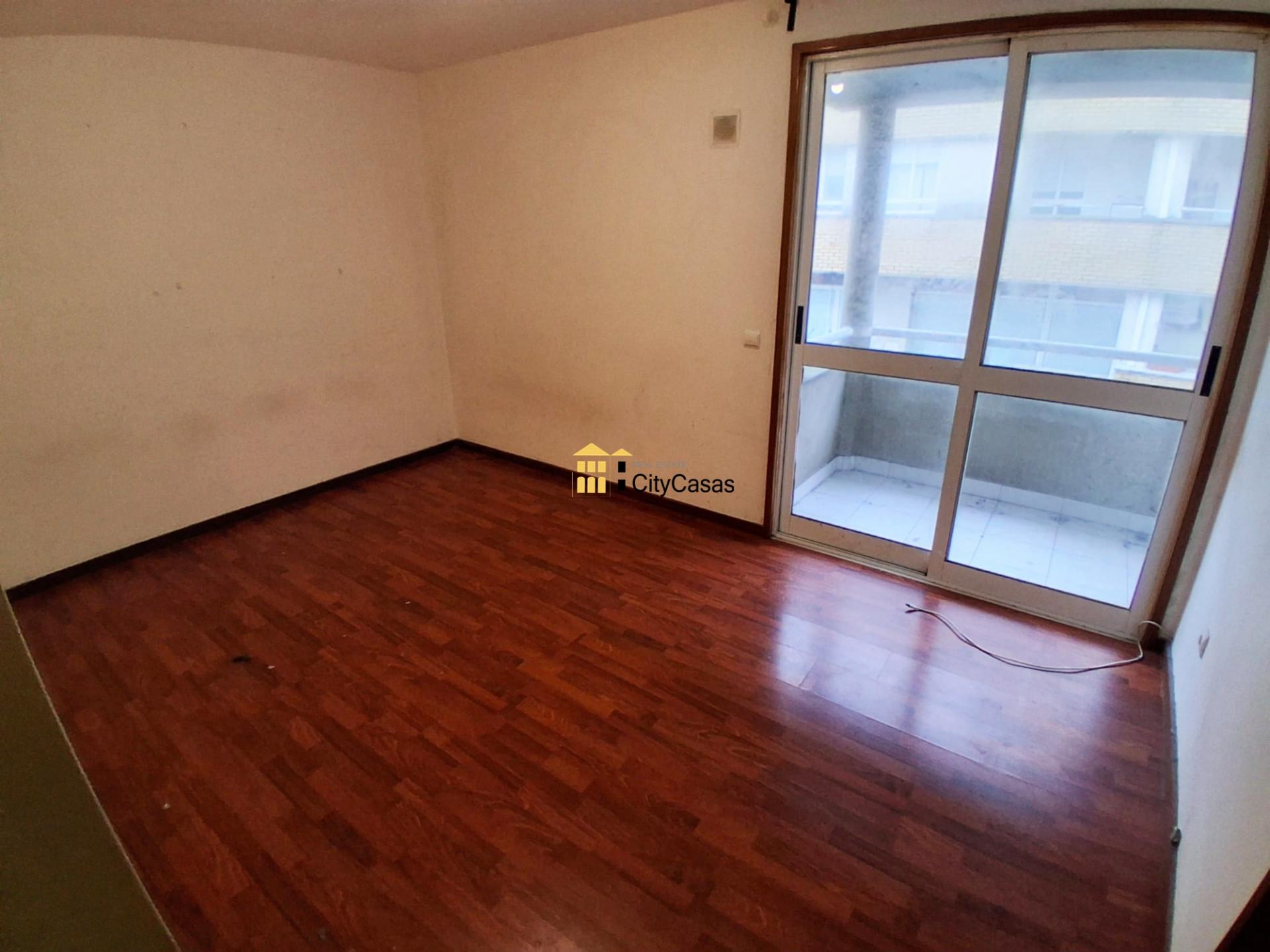 Apartamento T3 em Baguim do Monte.
