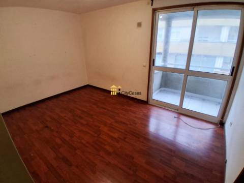 Apartamento T3 em Baguim do Monte.