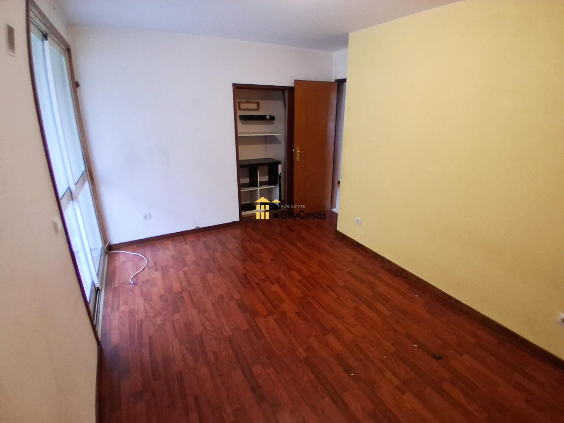 Apartamento T3 em Baguim do Monte.