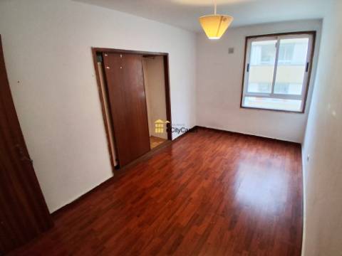 Apartamento T3 em Baguim do Monte.