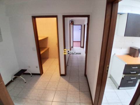 Apartamento T3 em Baguim do Monte.