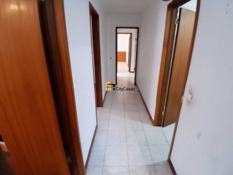 Apartamento T3 em Baguim do Monte.