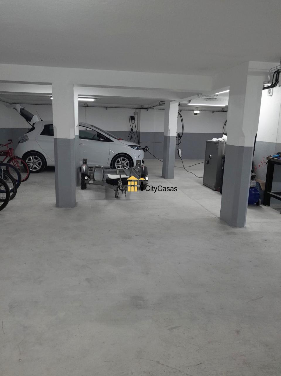 Armazém/Garagem com 212 m2 | Centro de Gondomar
