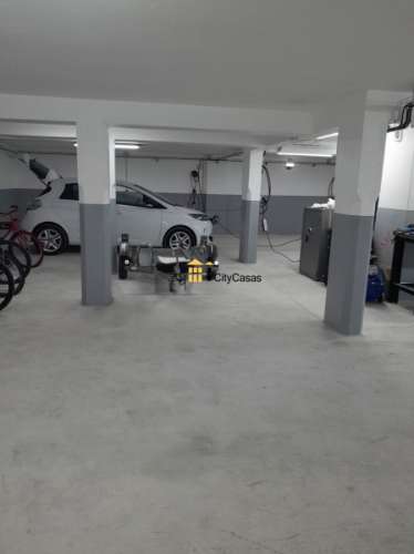 Armazém/Garagem com 212 m2 | Centro de Gondomar