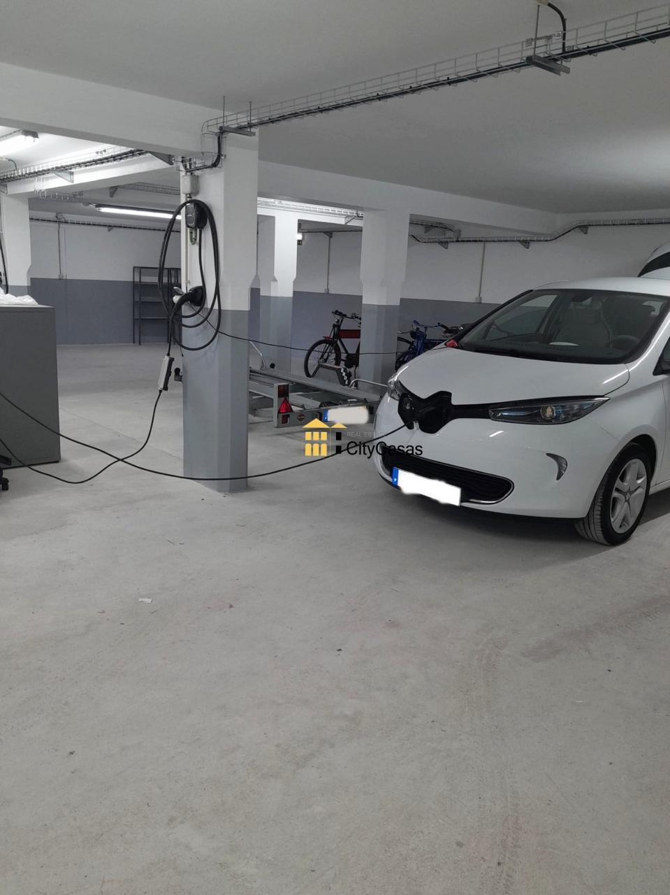 Armazém/Garagem com 212 m2 | Centro de Gondomar
