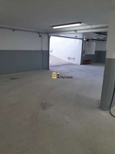 Armazém/Garagem com 212 m2 | Centro de Gondomar