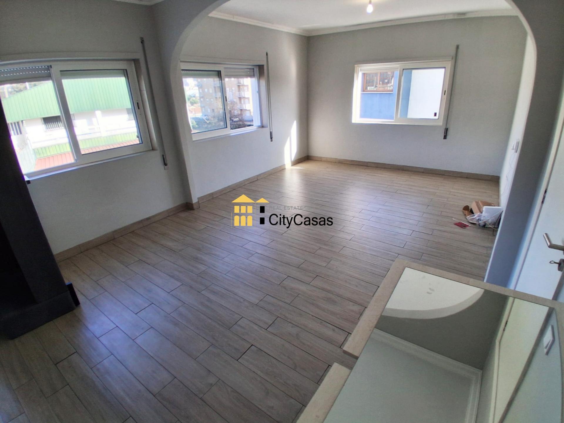 Andar Moradia T3 Renovado c/ 2 Garagens | Gondomar