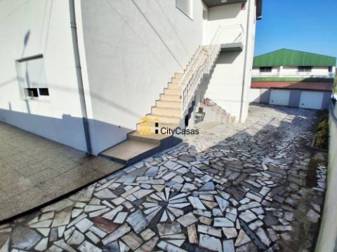 Andar Moradia T3 Renovado c/ 2 Garagens | Gondomar