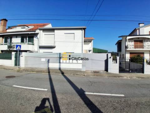Andar Moradia T3 Renovado c/ 2 Garagens | Gondomar