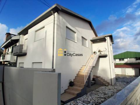 Andar Moradia T3 Renovado c/ 2 Garagens | Gondomar