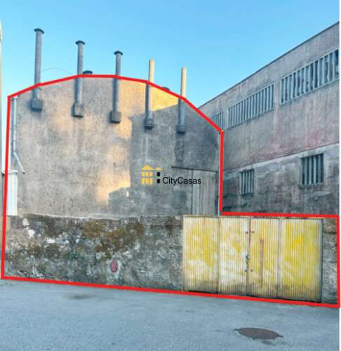 Prédio/Armazém em Milheirós