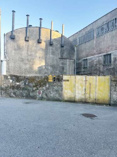 Prédio/Armazém em Milheirós