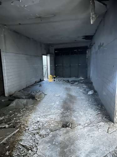 Prédio/Armazém em Milheirós