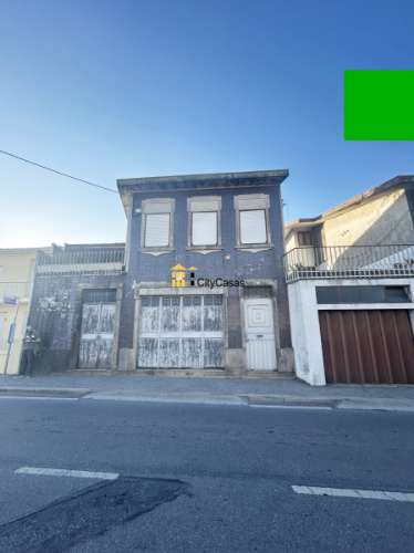 Prédio/Armazém em Milheirós