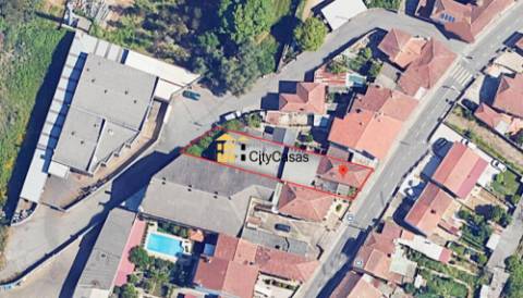 Prédio/Armazém em Milheirós