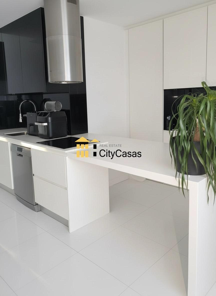 Apartamento T5 c/ Terraço e Garagem | Gondomar