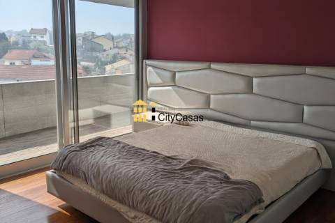 Apartamento T5 c/ Terraço e Garagem | Gondomar