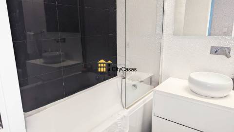 Apartamento T5 c/ Terraço e Garagem | Gondomar
