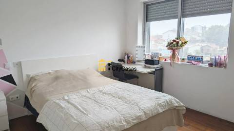 Apartamento T5 c/ Terraço e Garagem | Gondomar