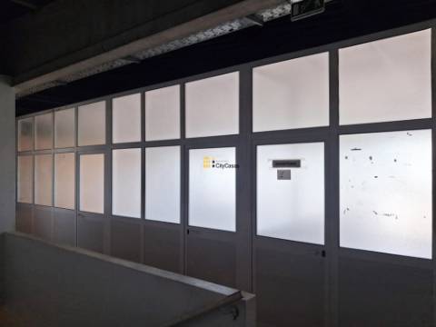 Armazém com 957 m2 em Touguinhó, Vila do Conde.