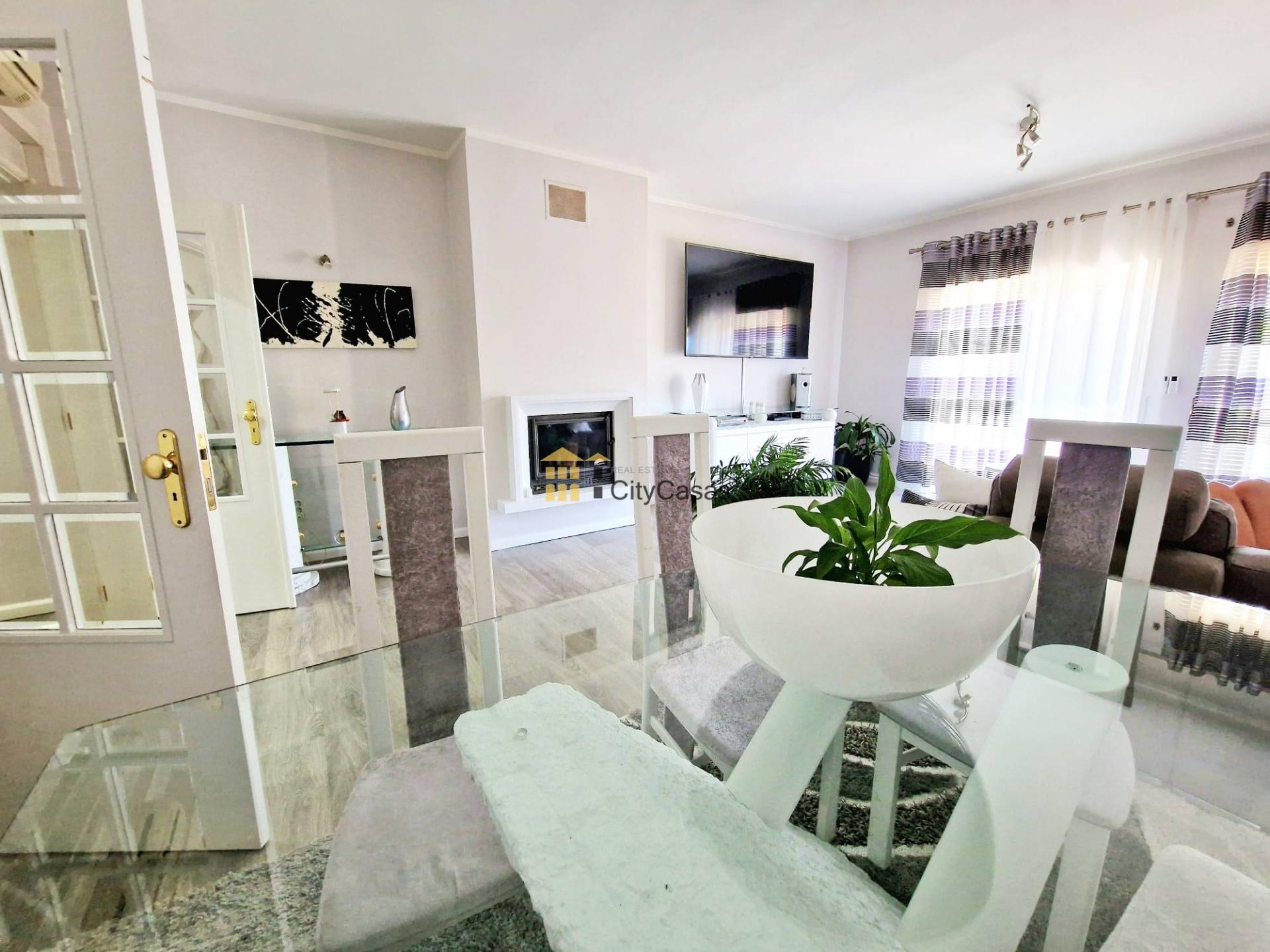 Apartamento T3 c/ Terraço e L. Garagem | Rio Tinto